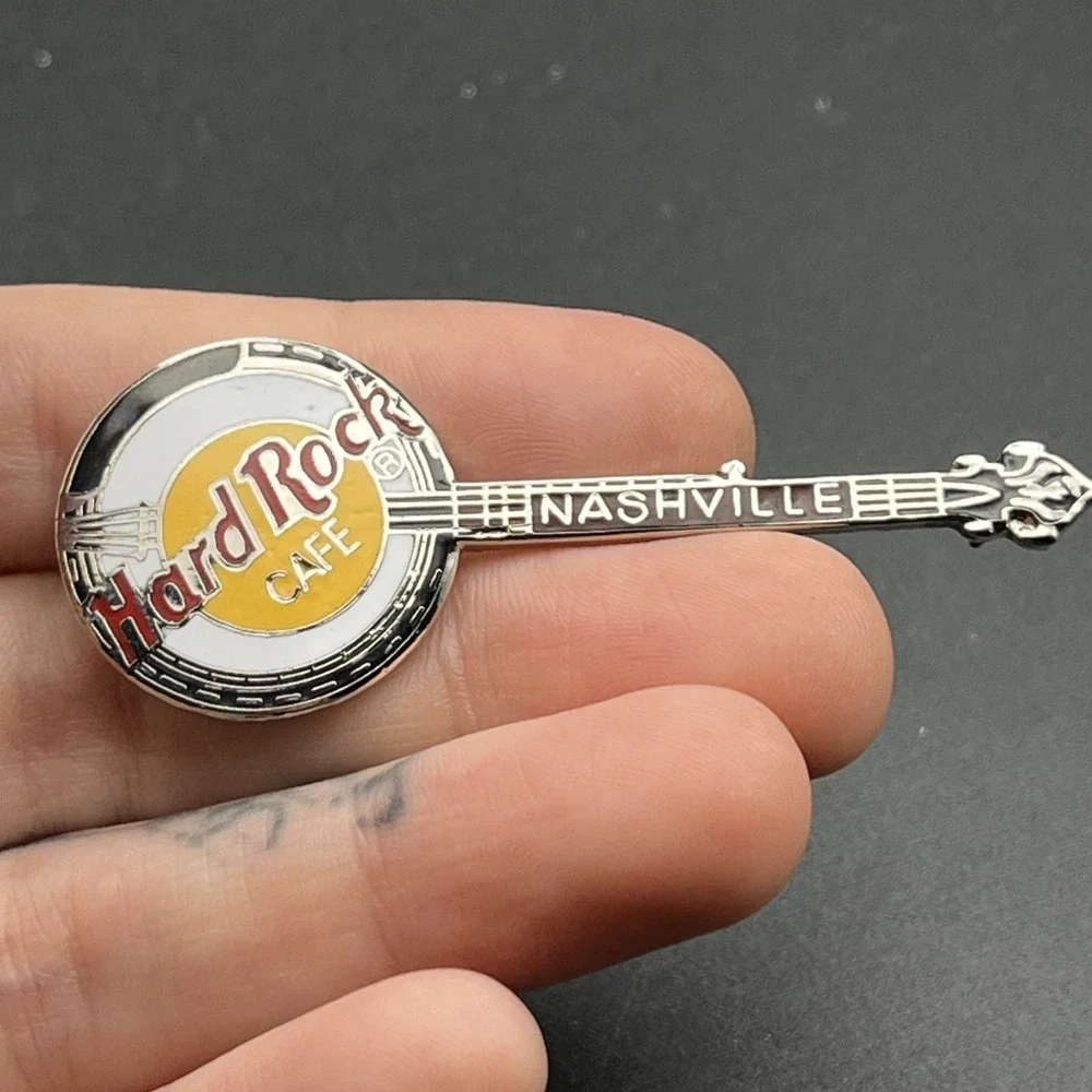 Hard Rock Cafe Nashville Tennessee Banjo Lapel Hat Pin‎